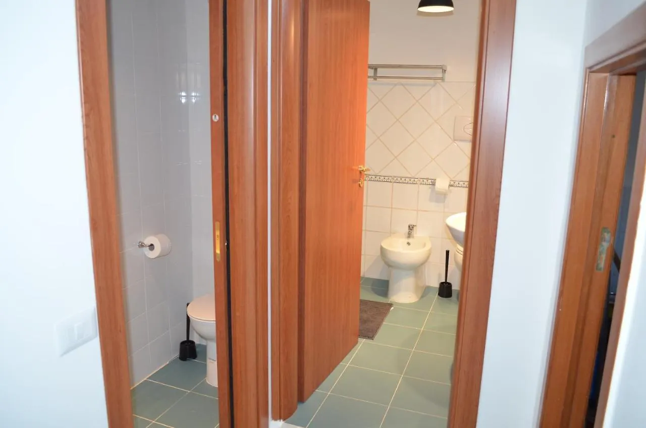Casaiodice Daire Napoli 0*,  İtalya